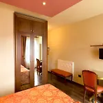 Diamantino Town House 3*
