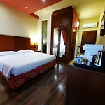Diamantino Town House 3*