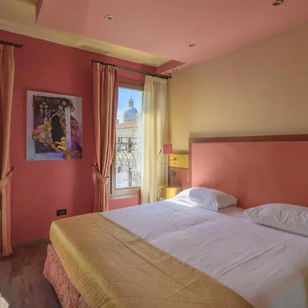 Diamantino Town House 3* פאדובה