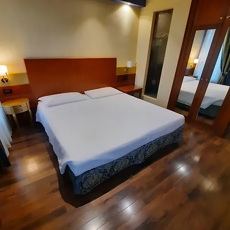 ディアマンティーノ タウン ハウス 3*