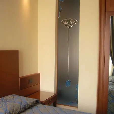 לינה וארוחת בוקר Diamantino Town House