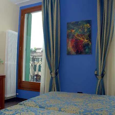 לינה וארוחת בוקר Diamantino Town House פאדובה